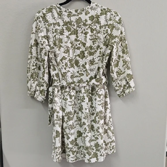 Zara White and Green Floral Blouse - Picture 8 of 9